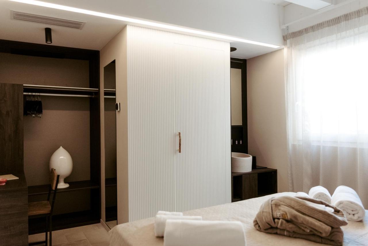 Le Carasse Boutique Hotel Mola di Bari Esterno foto